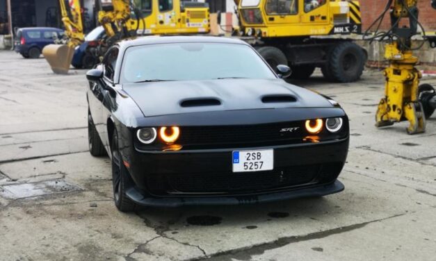 Zážitková jízda autem Dodge Challenger