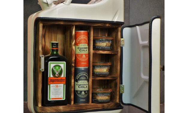 Kanystr bar s likérem Jägermeister